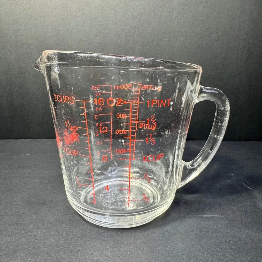 Vintage Anchor Hocking Fire-King 2 Cup Glass Measuring Cup Red Letter‎ D Handle